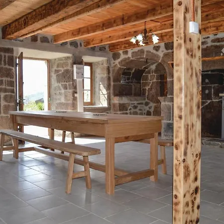 בית נופש Three-bedroom In