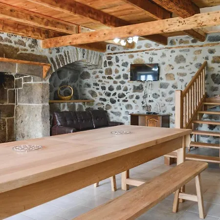 Three-bedroom In * Cheylade